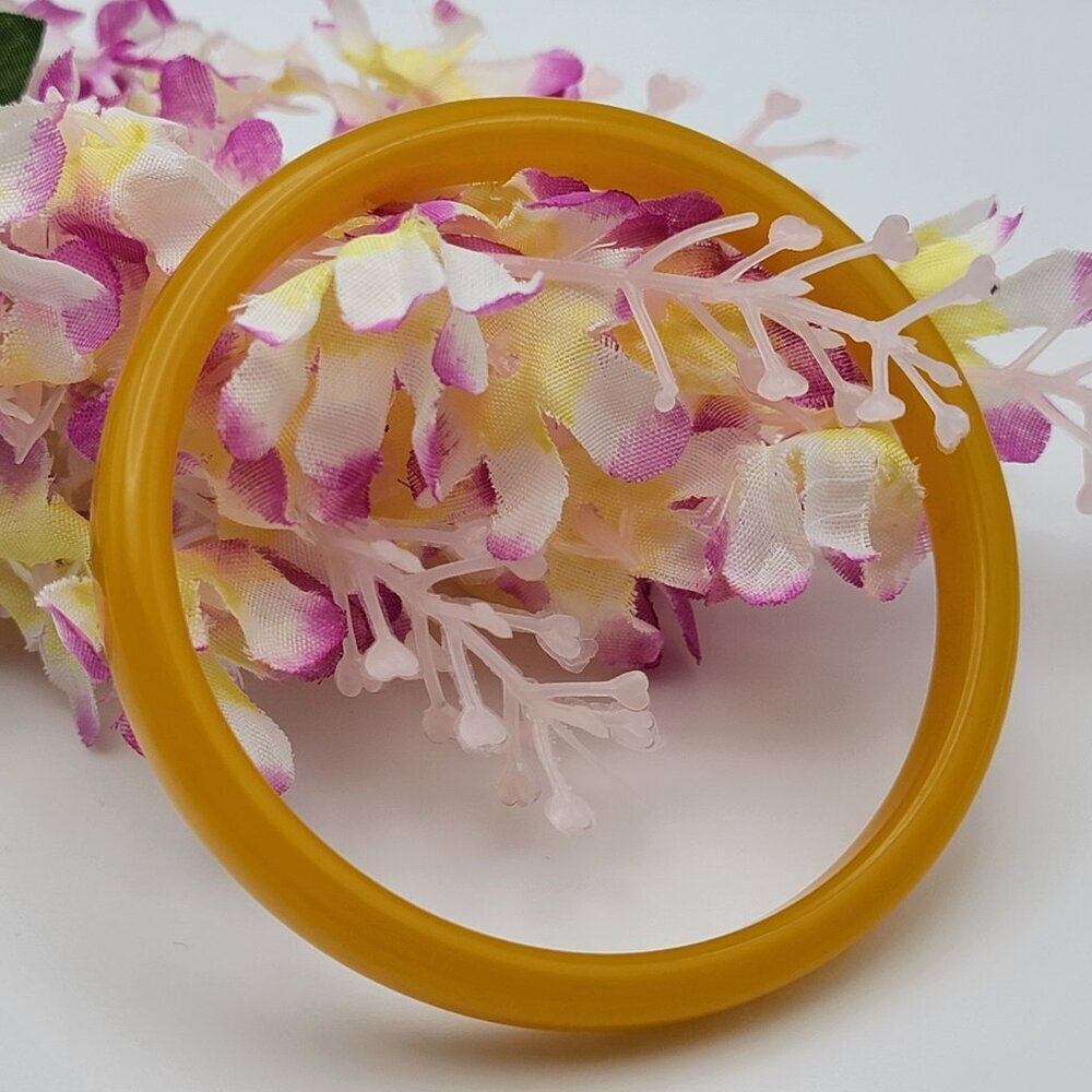 Vintage Marigold Lucite Bangle Bracelet 8.5 Inch 9.1mm Wide